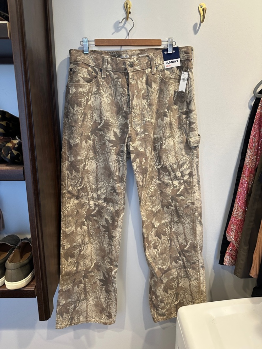 Old Navy Taupe and Cream Leaf-Print Pants Camouflage
